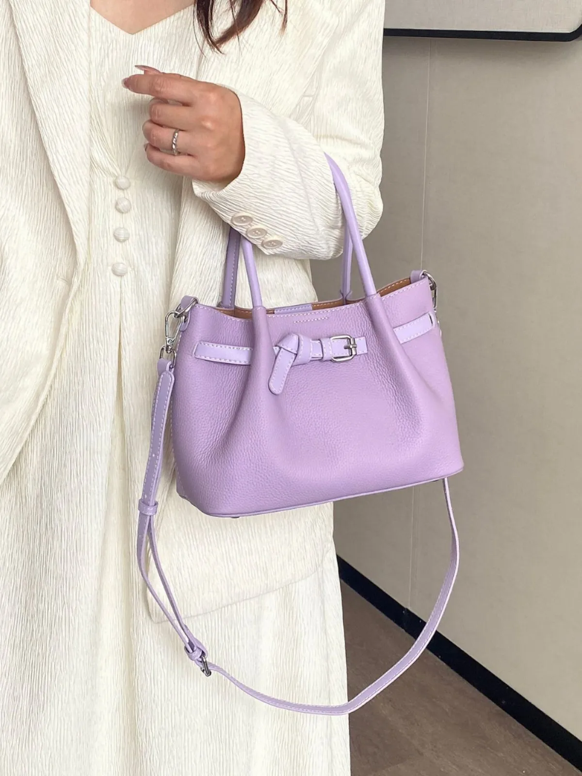2025 New Top Grain Leather Single Shoulder Crossbody Bag Women Versatile Market Tote Soft Leather Popular Light Luxury Set Bag