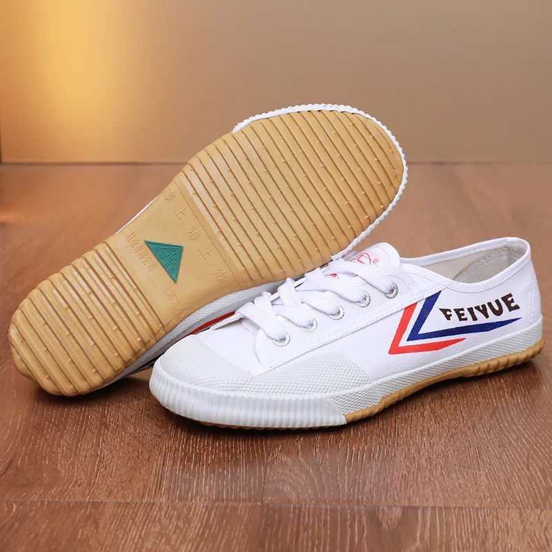 أحذية تدريب رياضية للجنسين مضادة للانزلاق ومقاومة للاهتراء من القماش تاي تشي للرجال والنساء أحذية تدريب رياضية