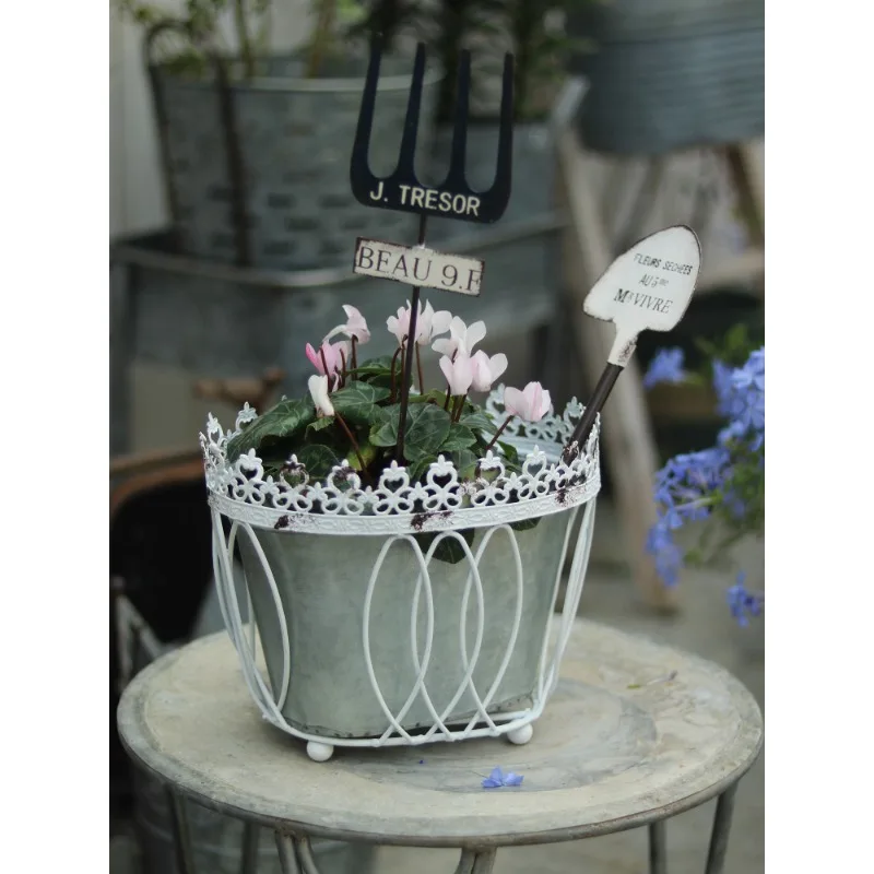 

American wrought iron flower pot, iron bucket, flower bucket, retro dried succulent flower device, decorative garden