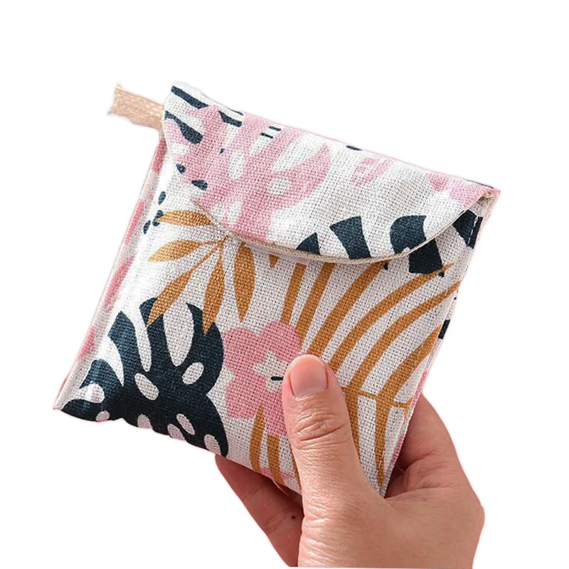 Cute Cat Women\'s Small Cosmetic Bag Travel Mini Sanitary Napkin Storage Bag Coin Money Card Lipstick Storage Bag Wallet Bags