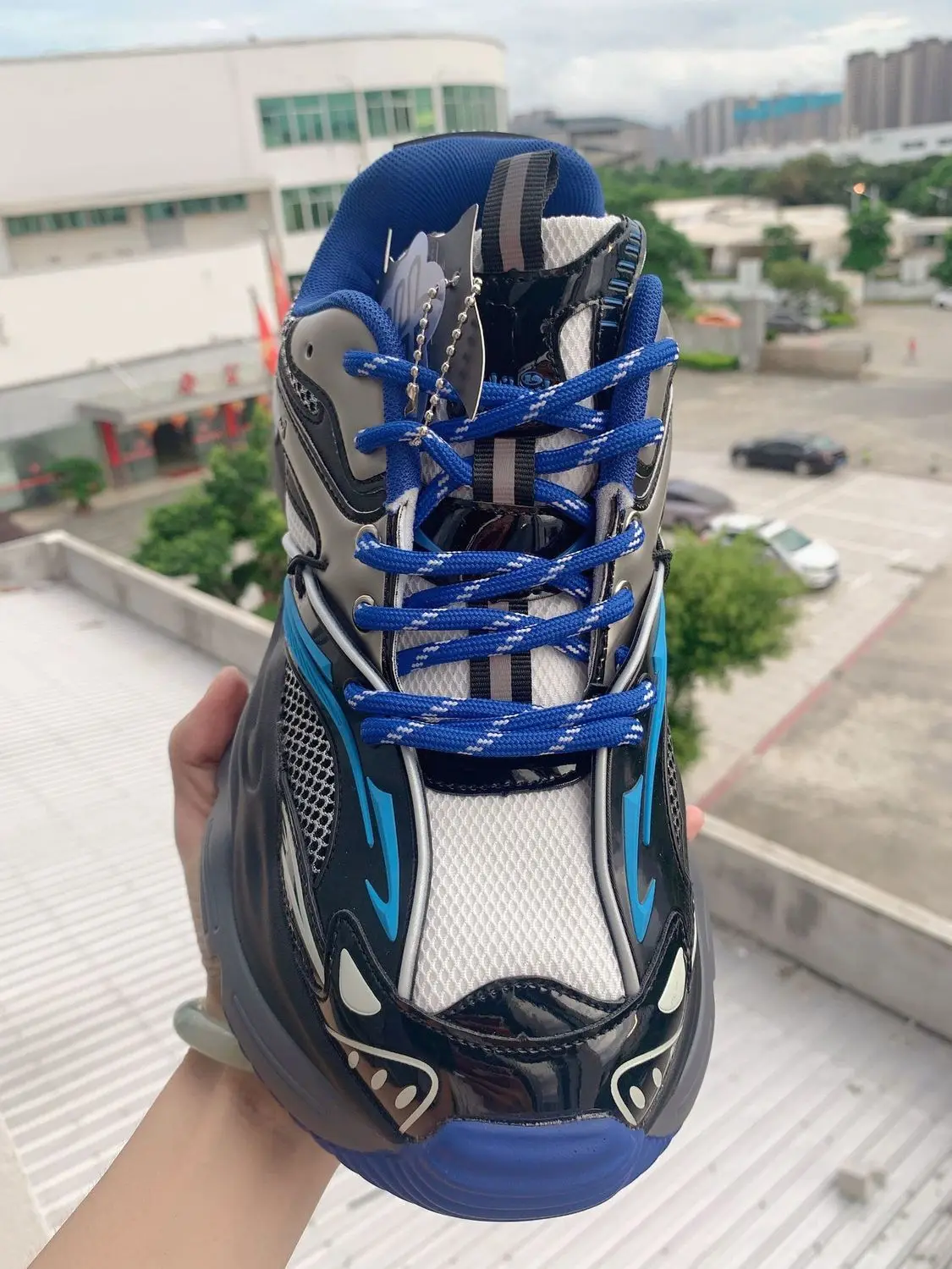 

Женская кожаная обувь. Дышащая высокая обувь. Женские повседневные кроссовки. Черно-белые полусапожки. Увеличенные кроссовки на плоской подошве.