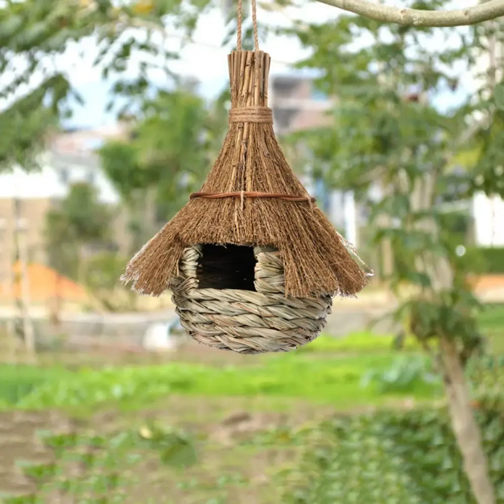 

Bird Resting Place Hand-Woven Natural Grass Bird Nest Hangable House Shape Hanging Hummingbird House Grass Bird House Patio