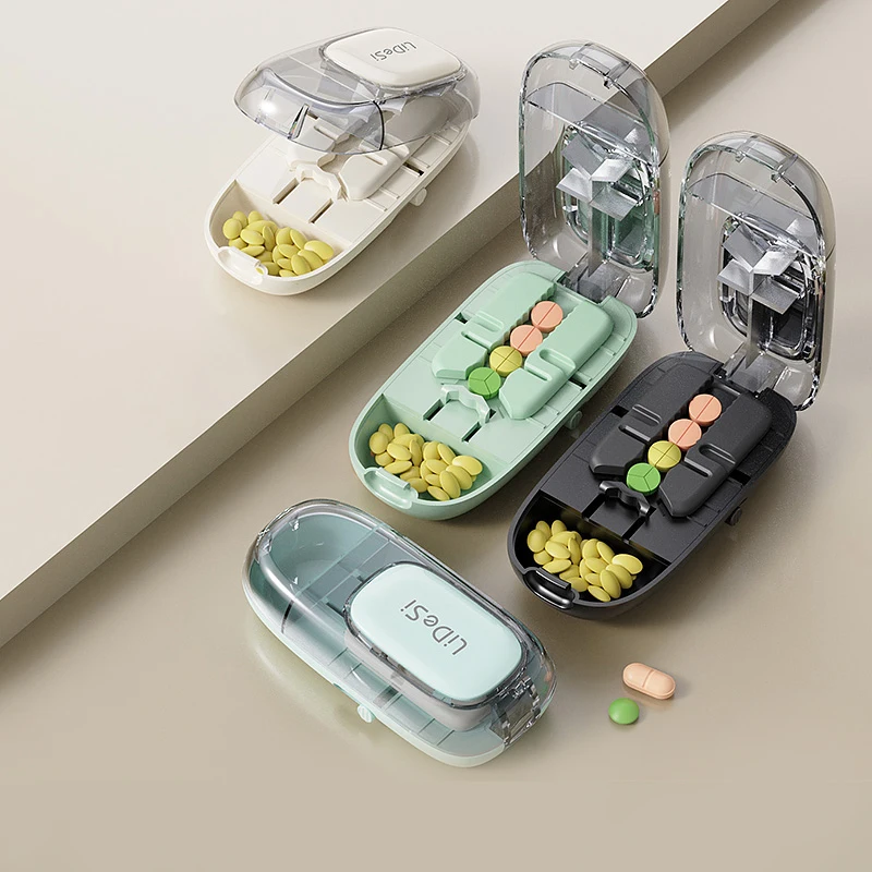 2-in-1 Adjustable Pill Cutter (with Storage Box), Accurately Divides Pills into 1/2, 1/3, 1/4 Pieces, Equipped with a Safety Clip, Suitable for Different Sizes of Pills, Portable Travel Pill Box, Suitable for Elderly People and Children