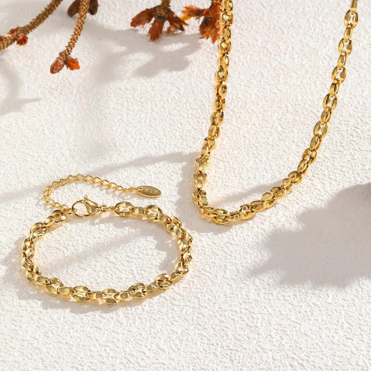 

Chunky Link Necklaces for Women, Waterproof Gold Plated Statement Chain Necklace, Stainless Steel Minimalist Jewelry