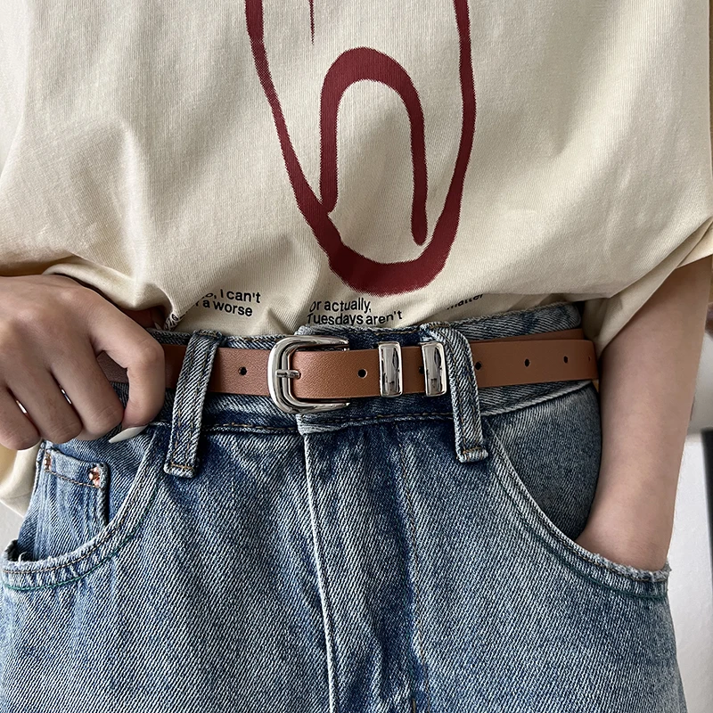 韓国風の小さなベルト、黒の細いベルト、女性のシンプルで多用途なシルバーバックル、メタルリング、新しい韓国の装飾