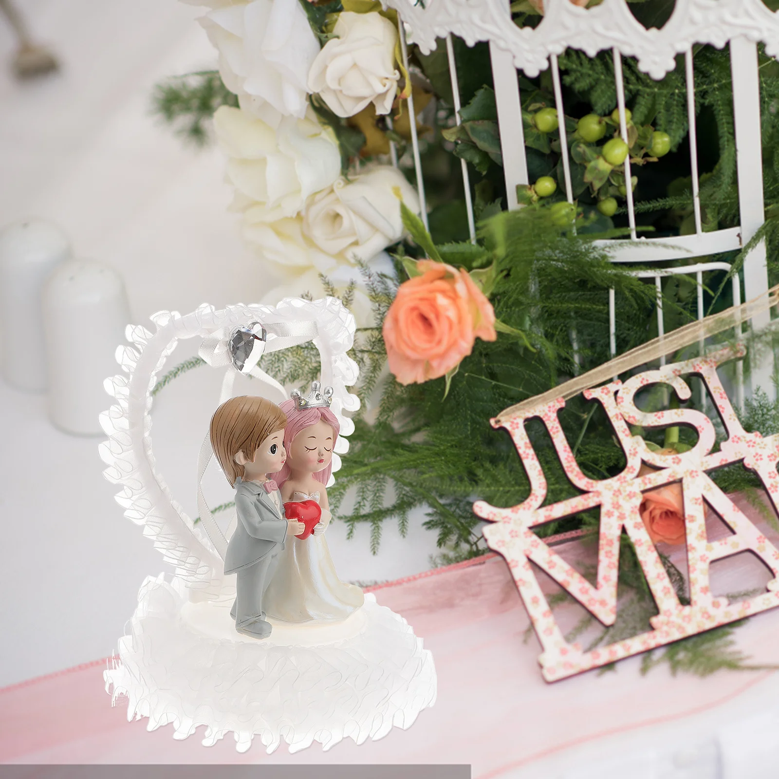 

Resin Bride Groom Ornament Romantic Couple Decoration Compact Size Wedding Party Decor Valentine's Day Gift Wedding Party Decor