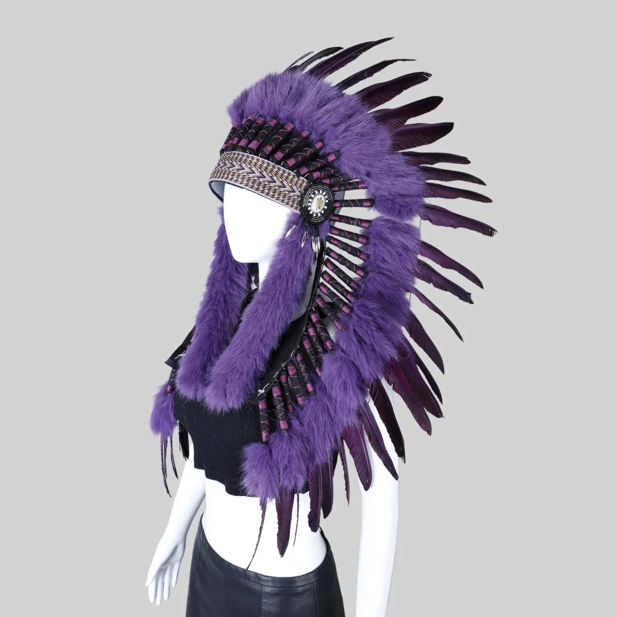 native-american-headdressesfaux-fur-and-feather-headdressesand-larp-tribal-accessories-are-perfect-forhalloween-costume-partie