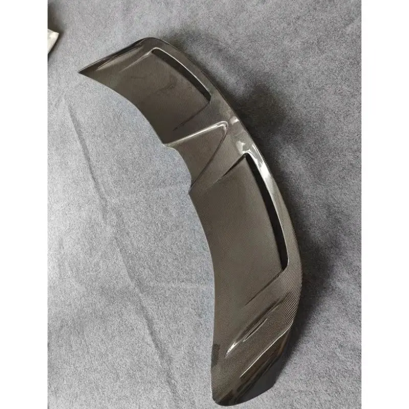 

High quality carbon fiber rear spoiler suitable for 2015-2018 McLaren 720S modified body kit M style