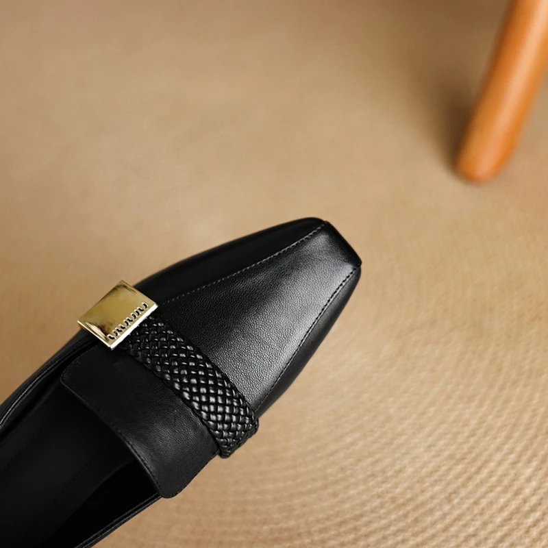 Новые женские повседневные туфли из натуральной яловой кожи с металлической пряжкой на ремне, повседневная обувь в стиле ретро на среднем каблуке с квадратным носком, модные одинарные туфли