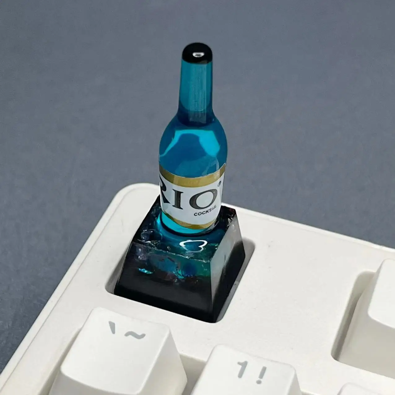 

DIY Handmade Resin Drip Glue Beer Keycaps Creative Male Gift Game Juice Mechanical Keyboard Decorative Keycaps
