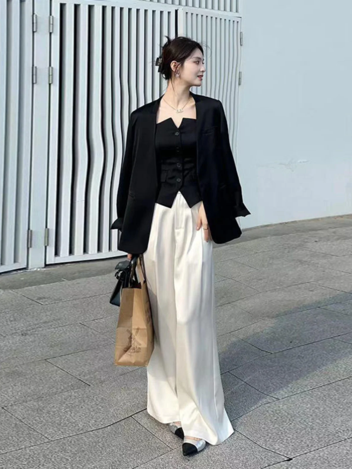 

Korean Style Women's Fashion Set 2025 New Luxury Elegance Strap Suit Jacket Wide Leg Pants Three Piece High End Feeling