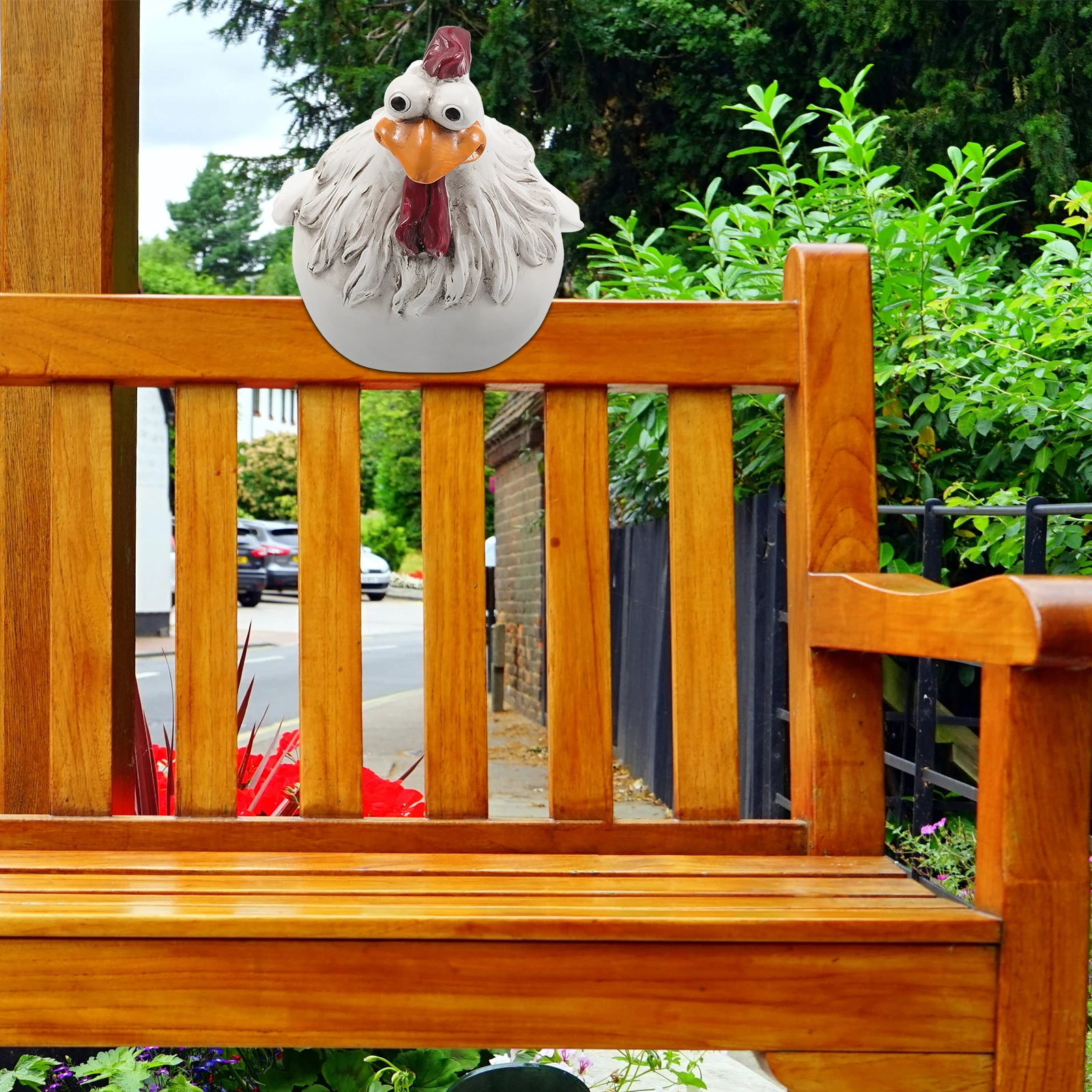 

Durable Big-Eye Hen Resin Ornament Garden Yard Decor Statue Creative Ladder Fence Adornment Chicken Yard Stake