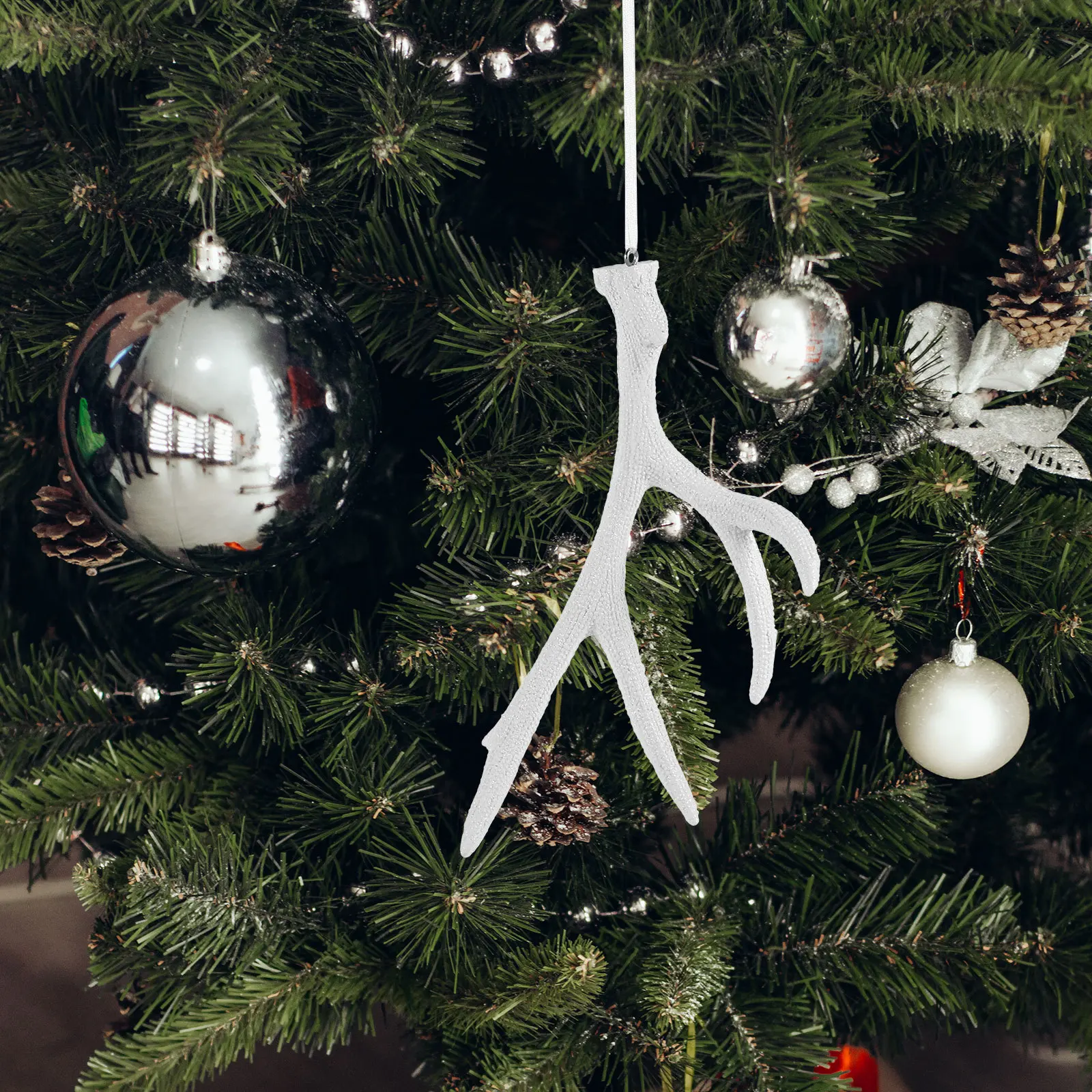 

Deer Antler Hanging Pendant Medium Size Resin Rustic Xmas Tree Ornament Holiday Decoration Christmas Decor Antler Decor