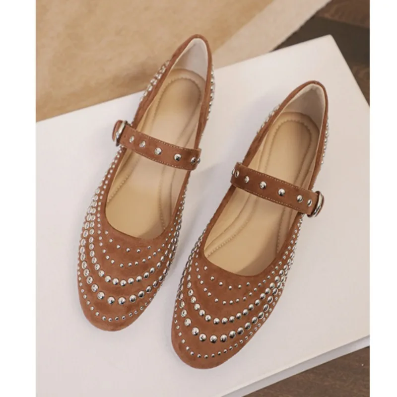 リベットベルトバックル付きレトロシングルシューズカジュアル毎日通勤ラウンドヘッド簡潔フラット新品春秋34-43