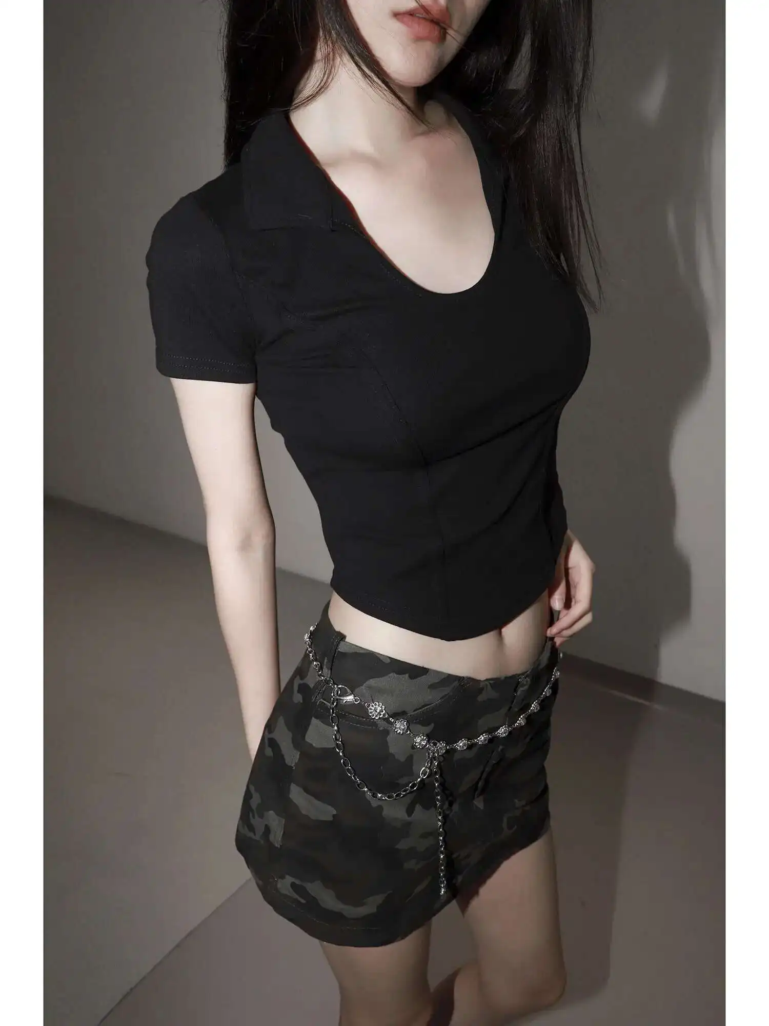 

Women's Early Autumn American Short Sleeved T-shirt Spicy Girl Polo Lapel Design Sense Pure Desire Irregular Short Top 2CFP