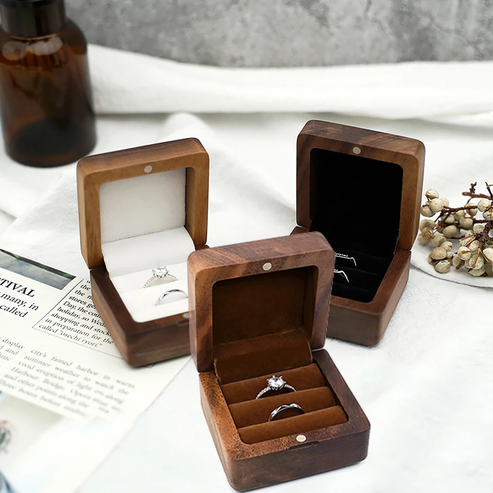 Proposal Ring Retro Solid Wood Carrying Case Wedding Band Mini Exquisite Display Box Woman Portable Jewelry Velvet Storage Box