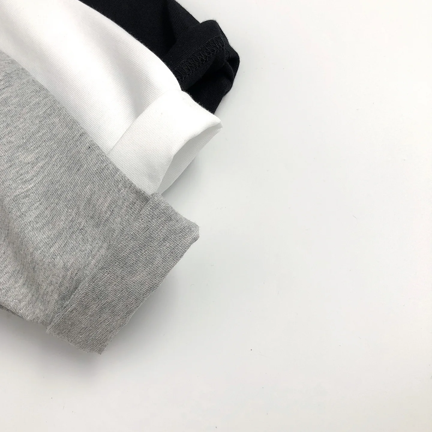2-7 Jahre, Herbst, Baumwolle, einfarbige, schlichte T-Shirts, lange Ärmel, lockere Passform, Oberteile für Jungen und Mädchen, koreanische, weiche und atmungsaktive Kinderkleidung. – Detail 9