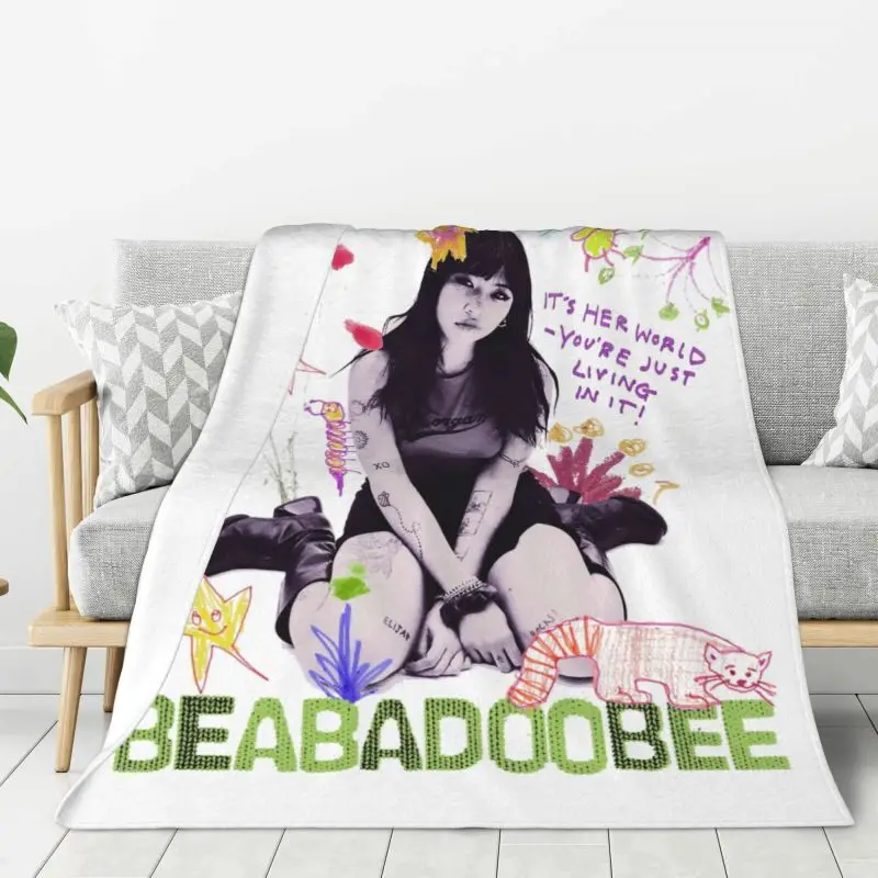 

Custom 3D Printed British Singer Beabadoobee Blankets Breathable Soft Flannel Sprint Throw Blanket for Sofa Outdoor Bedding