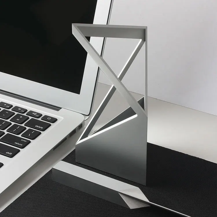 Nordic light luxury creative metal architectural pen holder