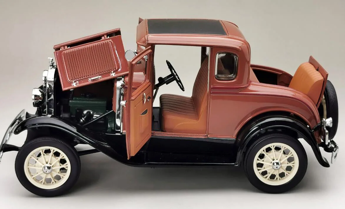 SunStar 1/18 Simulation Alloy Car Model 1931 Ford Model A Oldsmobile 6138  Collection Furniture Models Ornaments