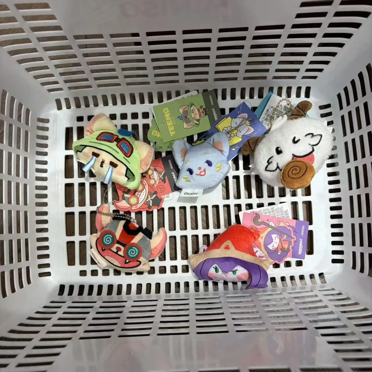 سلسلة مفاتيح LoL القطيفة الرائعة، أحضر جامعة الأساطير المفضلة لديهم الحياة، هدية لعبة حلقة مفاتيح لطيفة #1