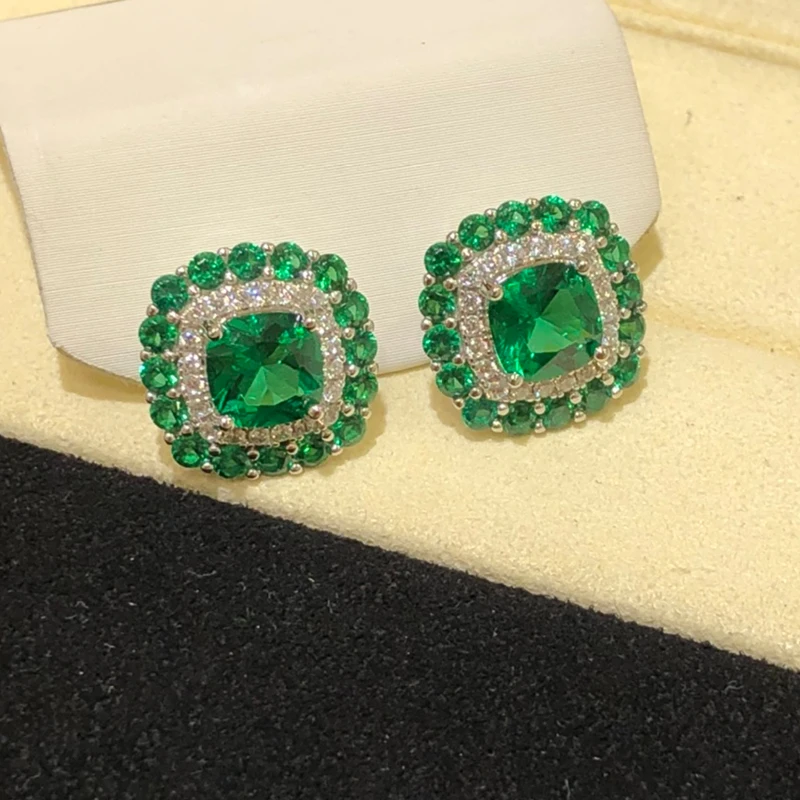 Emerald stud advanced sense light luxury temperament sterling silver earrings 2023 new tide green ear accessories retro ear clip