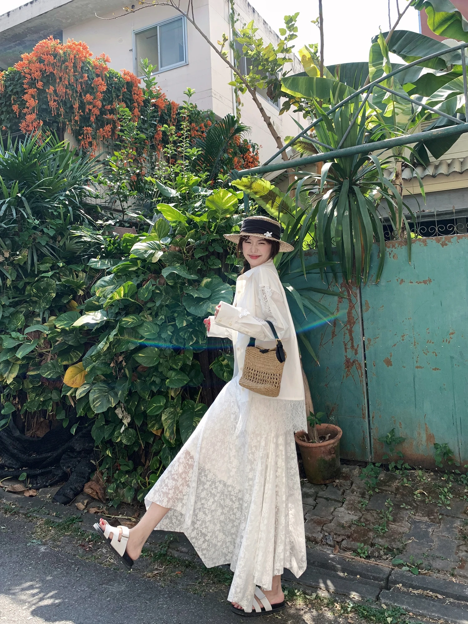 

Xiao Jun Jun Britney Lace Patchwork Shirt Asymmetrical Half Skirt White Set Women's Fashion Spring Outfit Polyester Cotton Lycra