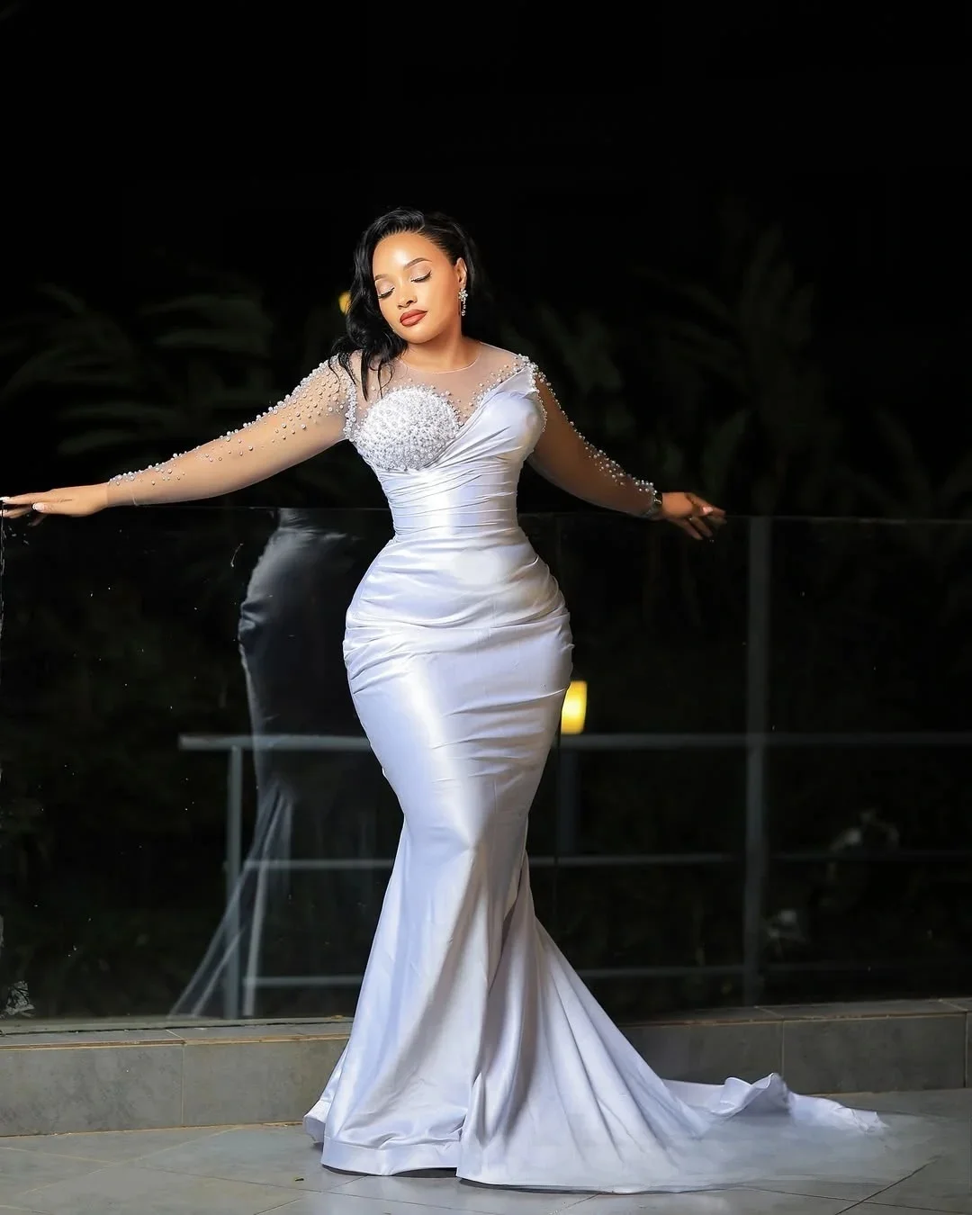 Aangepaste pure hals sprankelende parels kralen trouwjurk sweep trein vestidos de novia Arabisch land satijn elegante bruidsjurk