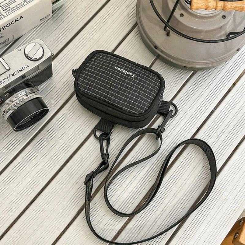 

Waterproof Crossbody Bags for Men Women New Lightweight Outdoor Sports Shoulder Bag Dopamine Color Fashionable Commuting Bag