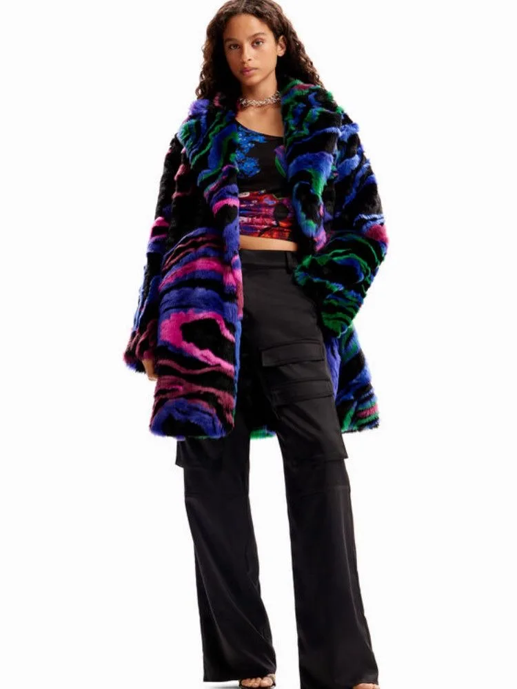 

European, American, Spanish medium to long woolen coat with thickened autumn and winter contrasting color design