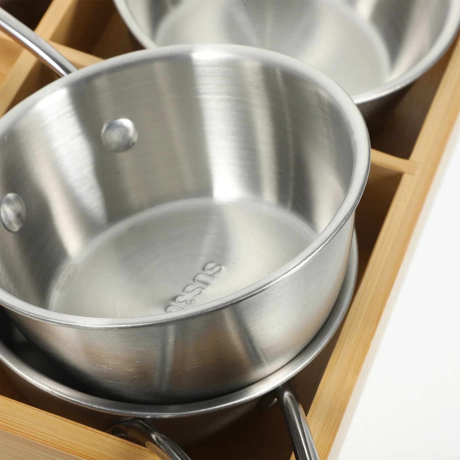 

1 комплект, тарелка для сервировки еды, многофункциональный металлический поднос, деревянная основа, креативный 4-сеточный дизайн для горячего горшка, закусок для барбекю