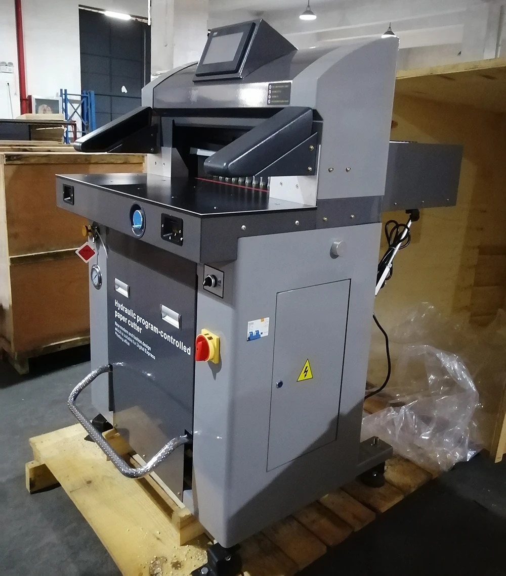 Cortador de papel con Control de programa de microordenador hidráulico QK-RH520T con mesa de operación de bola de correa de aluminio de aviación de 8mm de espesor
