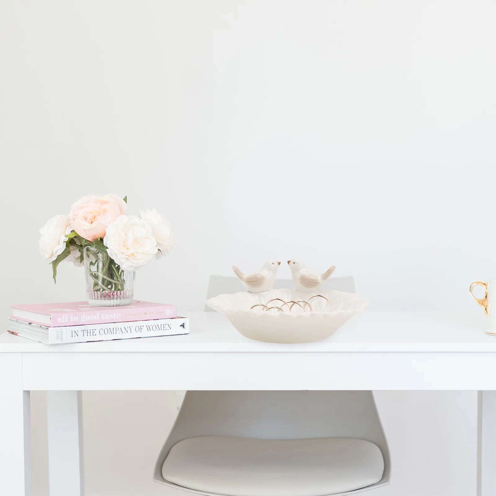 

Nordic Style Ceramic Jewelry Tray Bird Shaped Design Elegant Home Dressing Table Display Rack Exquisite Workmanship