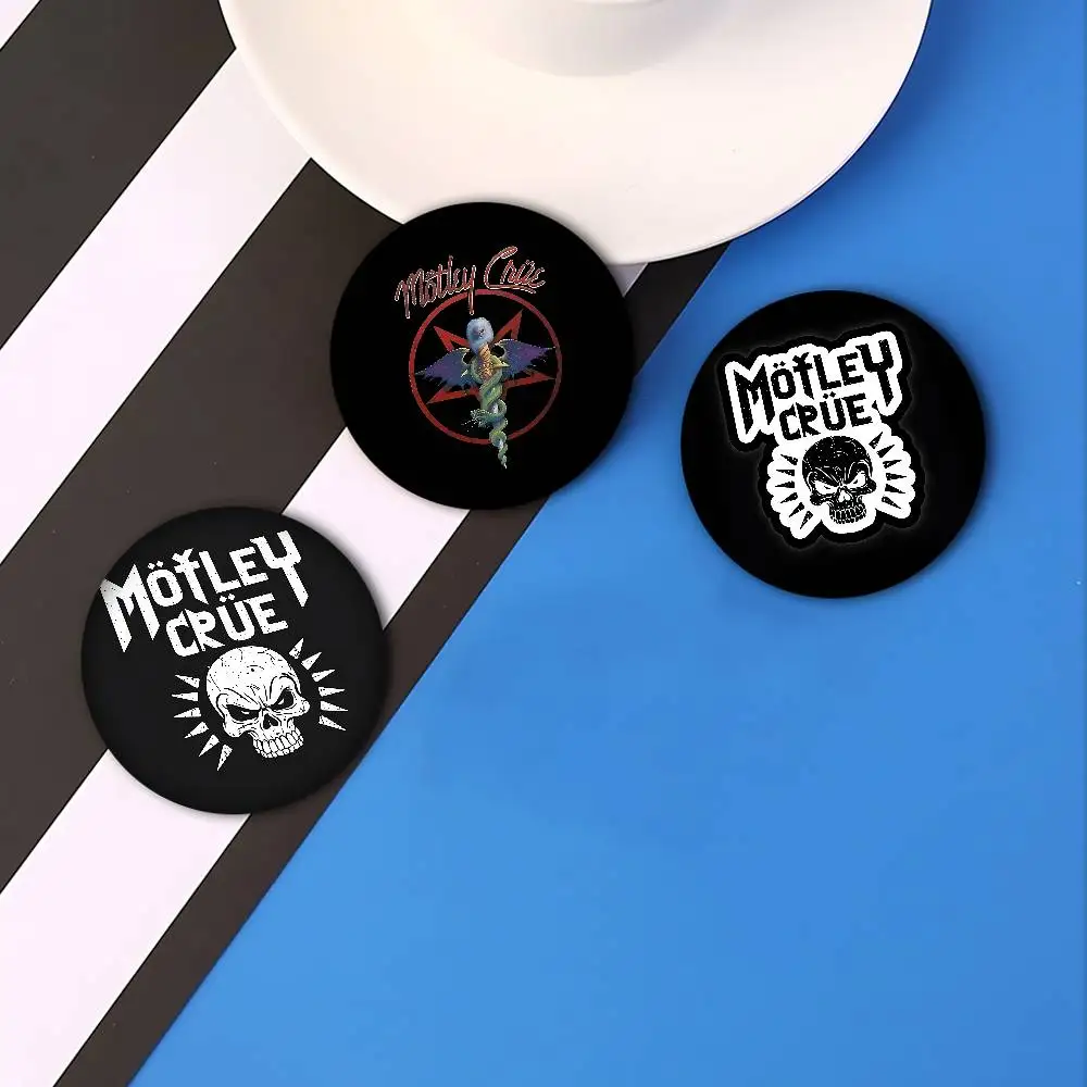 Banda Popular m-motley-c-crues, Pin de botón suave, icono impreso brillante, regalo para amigos, insignia, broche para Collar, Pin de solapa de Metal