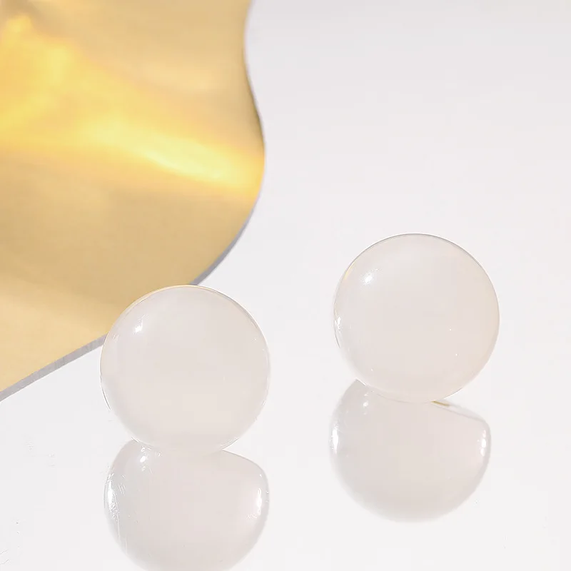 

Super fairy and sweet temperament, fairy style macarons, candy-colored resin ball earrings, simple and versatile earrings