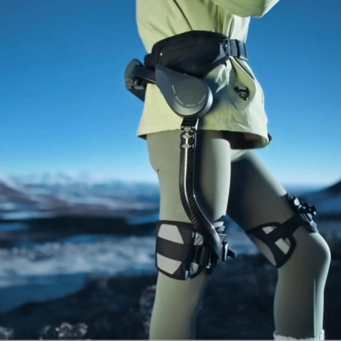5000mAh ultra-light carbon fiber exoskeleton robot power-assisted walker, suitable for the elderly travel gift
