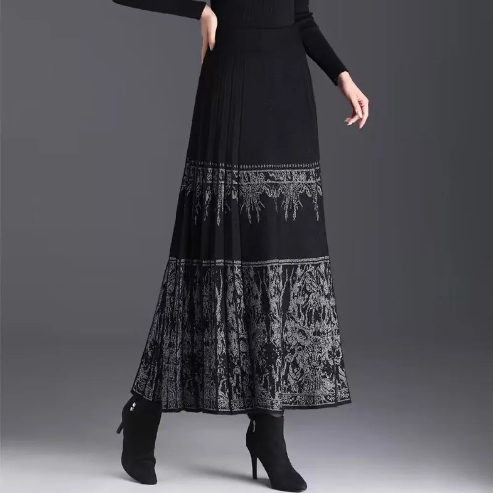 

‌2025 Autumn Winter New Chinese Style Hanfu - Horse Face Skirt with Pleated Design, Elegant Traditional Costume for Women