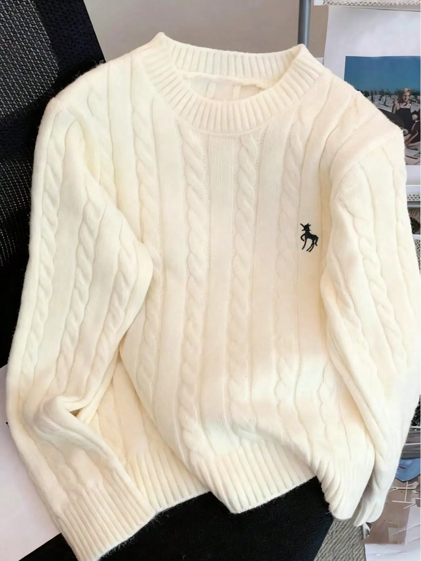 

Кремовый вязаный свитер с круглым вырезом для женщин, свободный крой, вышитый пуловер, зимний топ