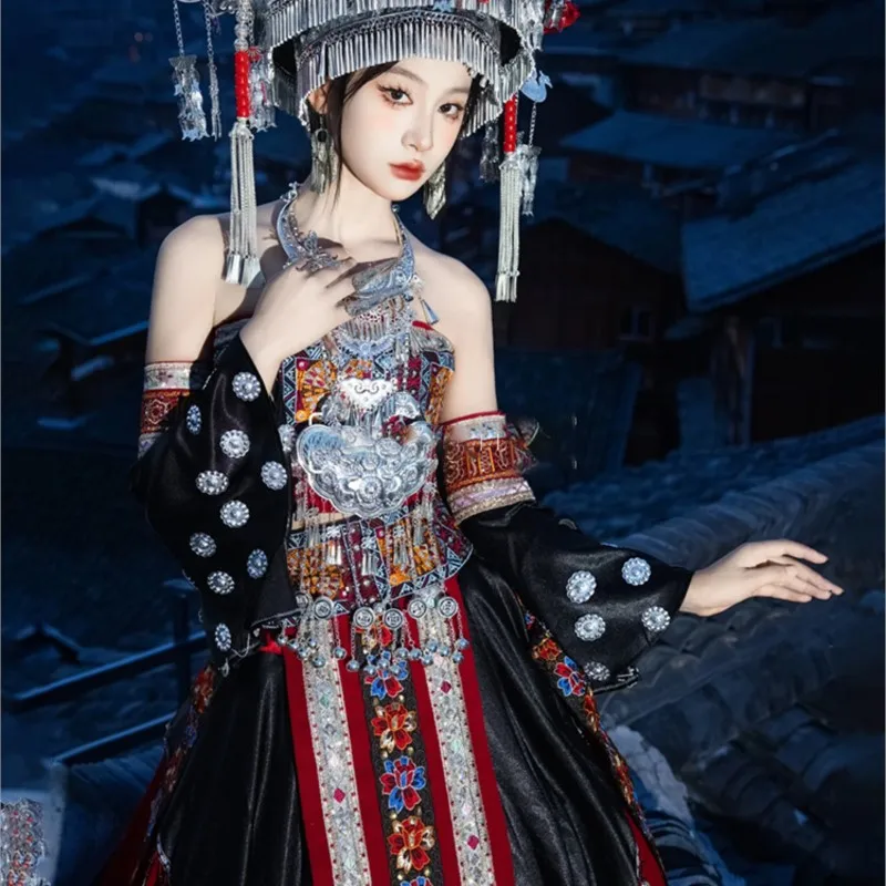 

National costume Female exotic dance travel