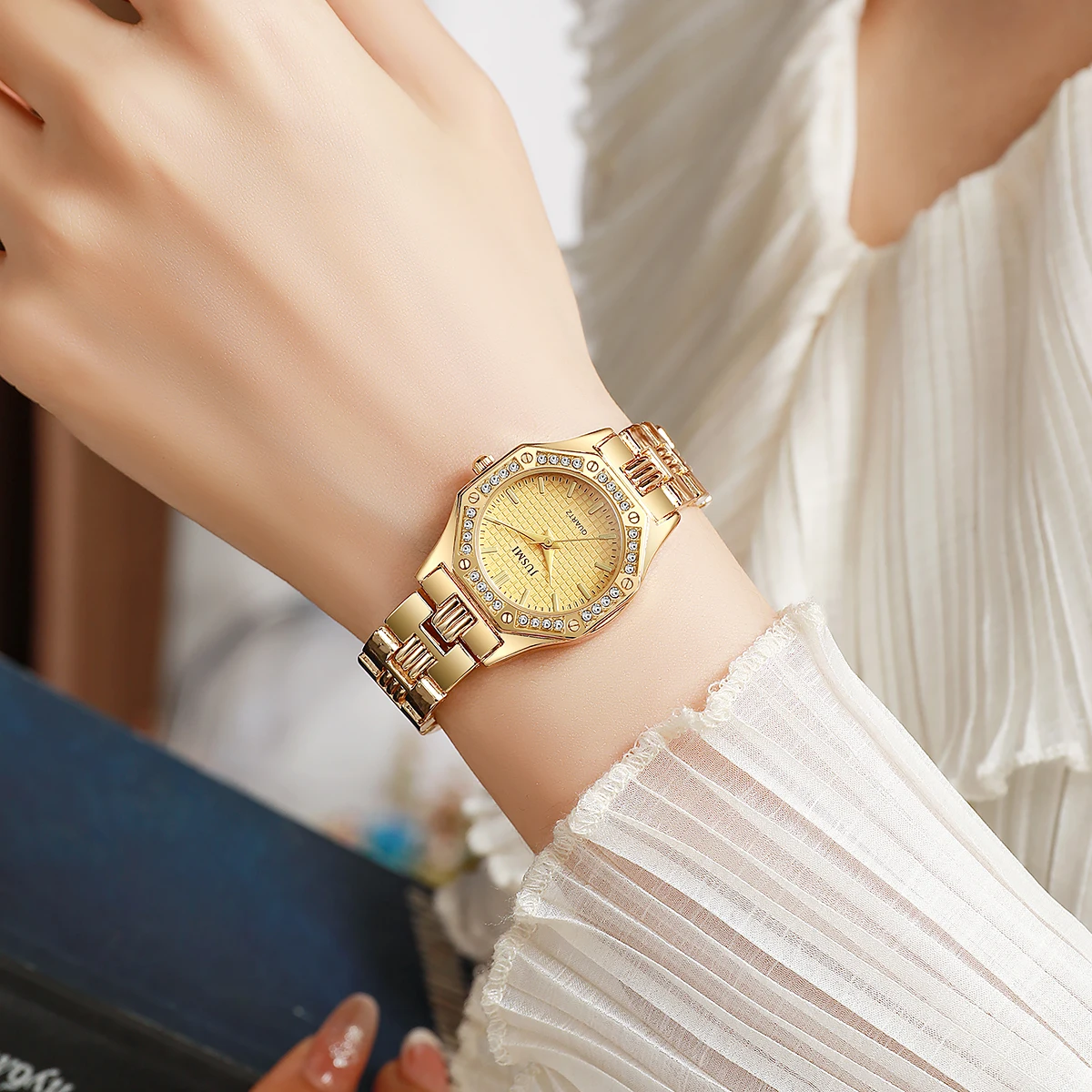 ساعة جديدة مرصعة بالألماس الراقية وبسيطة للترفيه والعمل اليومي ذات قيمة عالية وحزام فولاذي فاخر للنساء #4