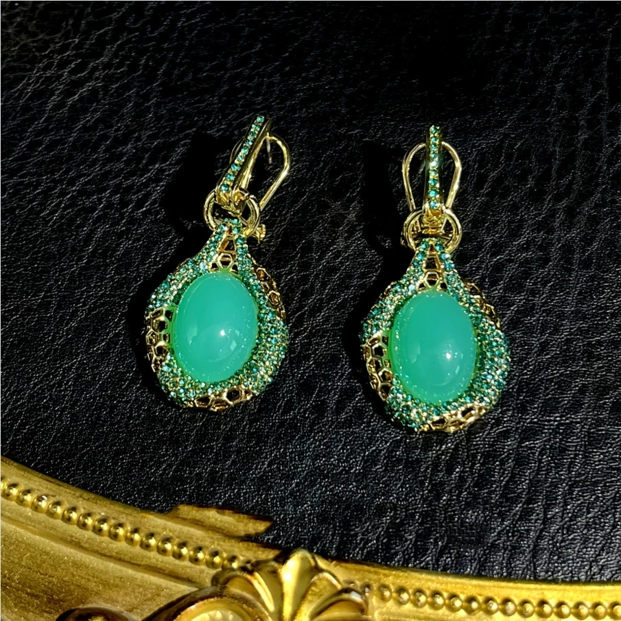 

Fresh Simple Colored Green Oval Earrings Versatile Commuter Style Water Drop Stone Green Rhinestone Paved Earrings