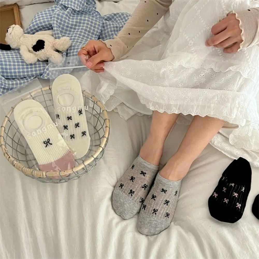 Cute Striped Bowkont Boat Socks Cotton Embroidery Balletcore Bow Socks Ins Style Outdoor Invisible Calf Leg Hosiery Party