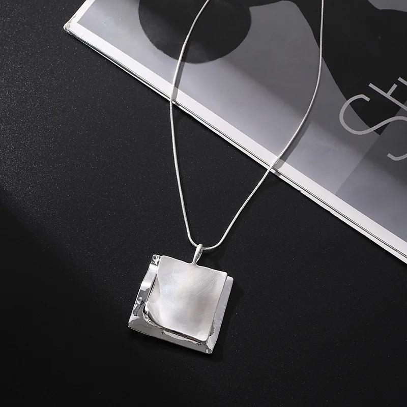 Fashion Geometric Long Chains Collar Necklace Jewelry for Women Decorative Pendants Double Layer Square Jewelry