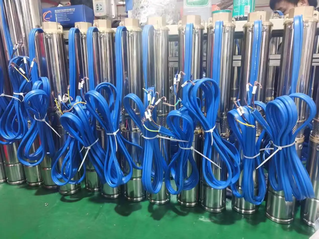 مضخة تيار مستمر كهربائية عالية الجهد متعددة المراحل للري الزراعة الصلب 0.5HP مضخة الآبار العميقة الغاطسة بالطاقة الشمسية م #4