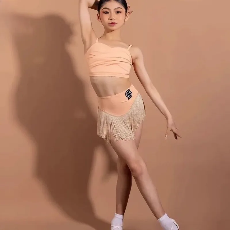 

Новая тренировочная одежда для латинских танцев, танцевальная одежда, топы, новые юбки с бахромой на подтяжках