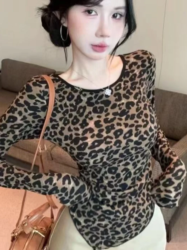 

Осенние винтажные футболки с длинными рукавами, сексуальные топы с леопардовым принтом на шнуровке и открытой спиной, модный дизайн, нестандартная одежда, новинка 2023 года