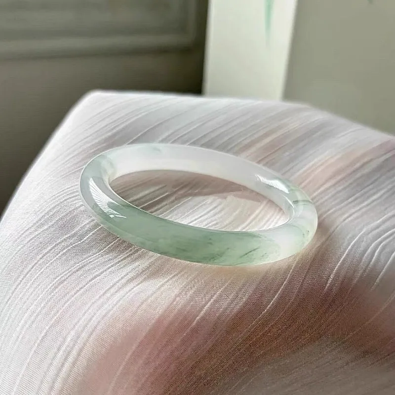 

Tianshan Cuiice Jade Bracelet
