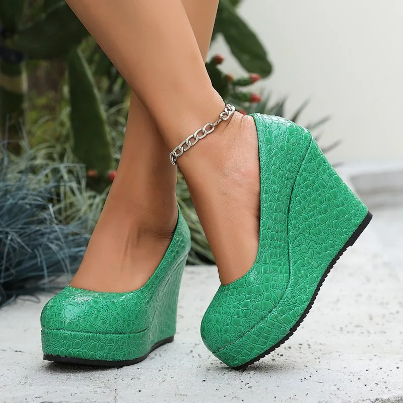 

European and American Style Slope and Single Shoes, Large Size, 2026 Autumn New Style,Thick-soled, Shallow Opening Women's Shoes