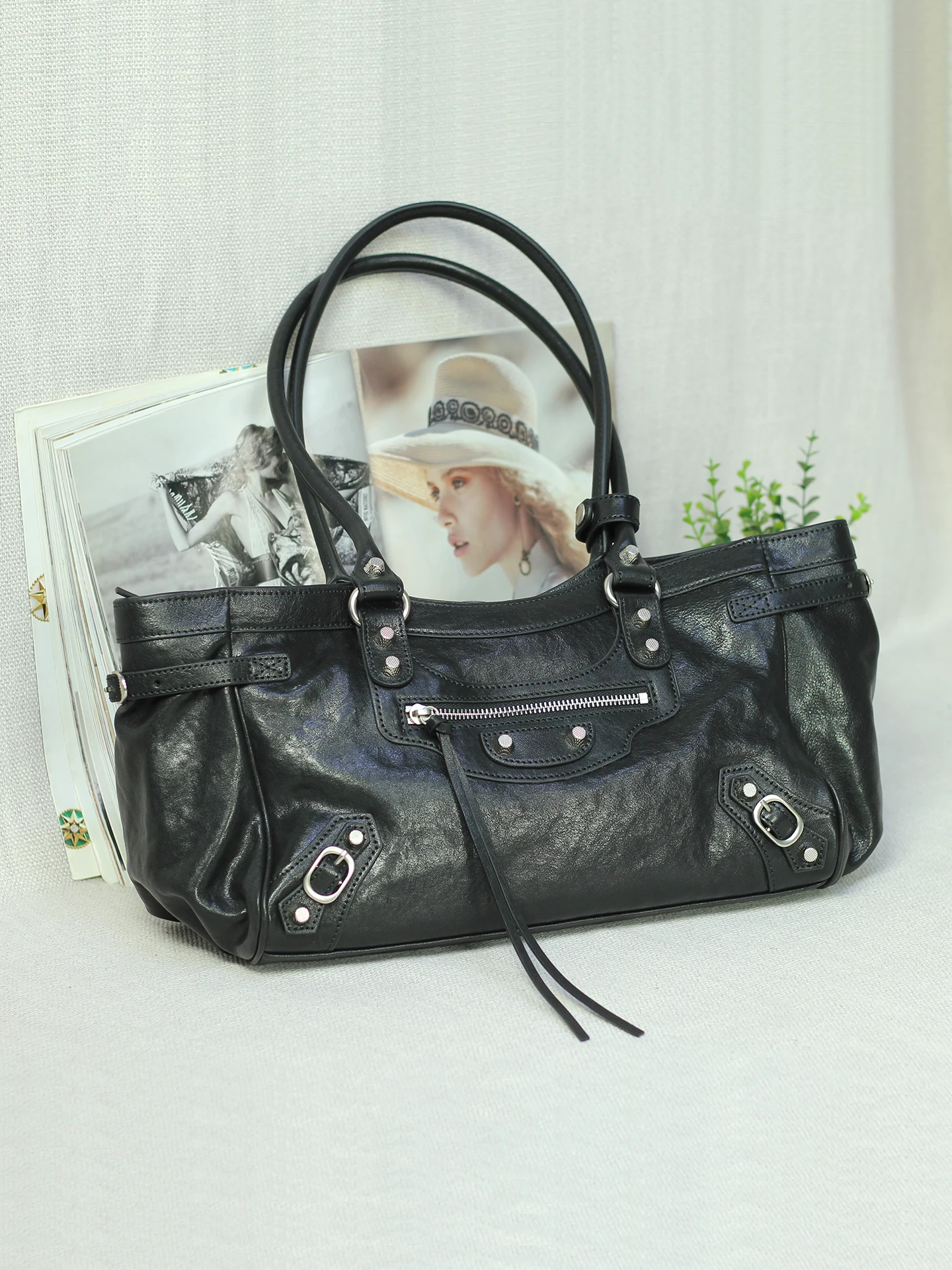 

Luxury Crystal Cowhide Leather Motorcycle Bag Women's Fashion Underarm Bag Horizontal Large Single Shoulder Bag Vintage Style