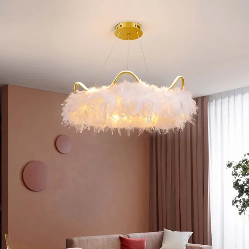 Scandinavian light luxury children's bedroom chandelier crown feather simple modern cozy princess girls room lamps and lanterns